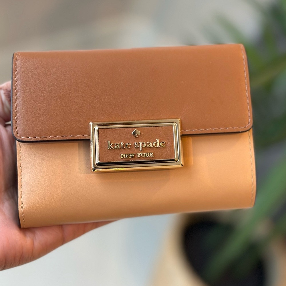 Kate Spade double tone neutral nude wallet.